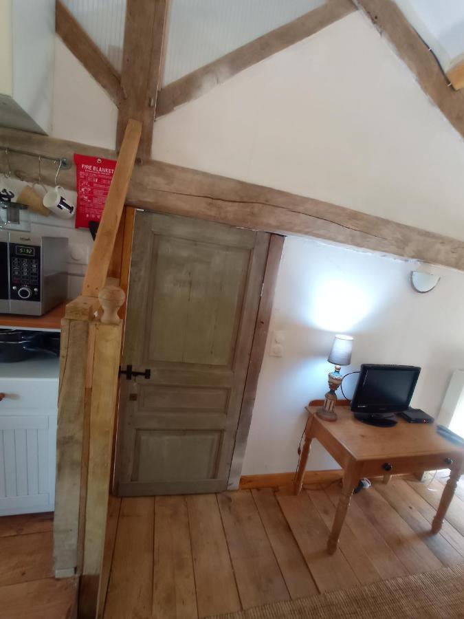 Apartmán Ecurie Le Buguet Saint-Antoine-Cumond Exteriér fotografie
